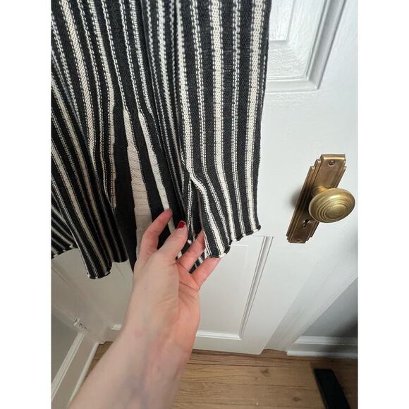 Le-La Vertical Stripe Knit Long Sleeve Top Black White Lagenlook Artsy Women's M - Picture 8 of 12